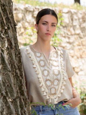 BLUSA CUELLO BORDADO